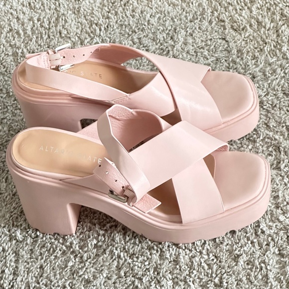 woman shoes - Picture 3 of 3